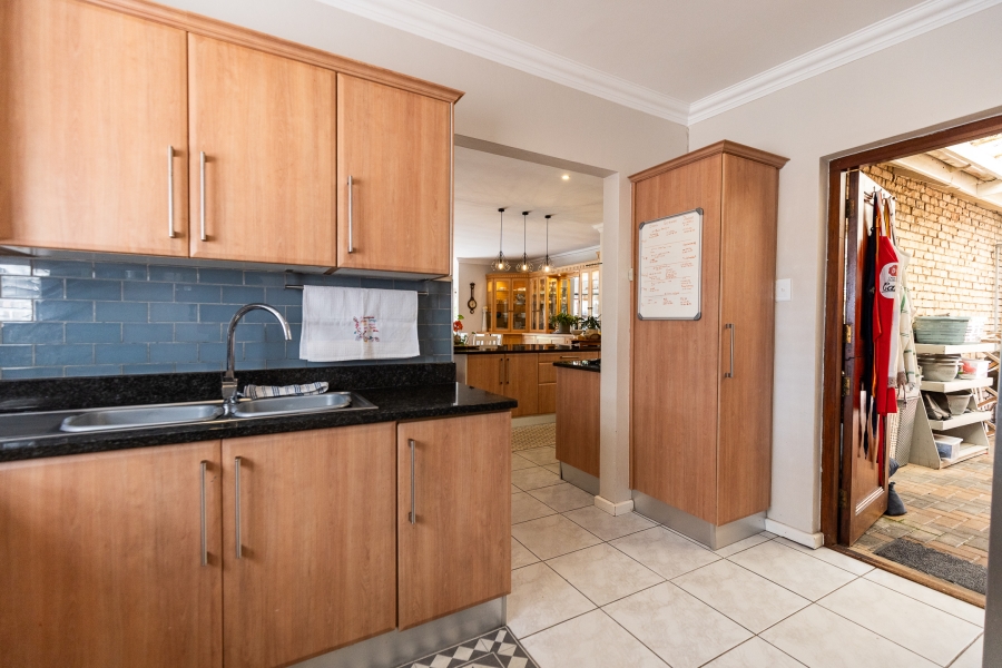 4 Bedroom Property for Sale in Summerstrand Eastern Cape